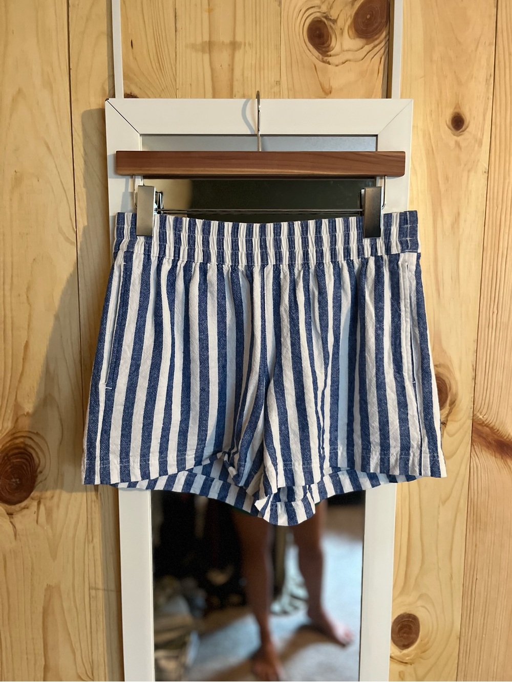 Old Navy Linen Blend Comfort Waistband Blue White Striped Shorts
